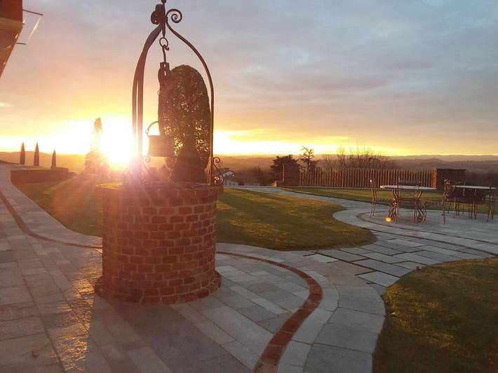 Hôtel pour 7 personnes, avec piscine ainsi que jardin et vue à Tigliole - 4
