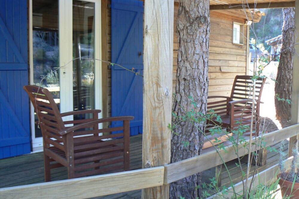 Casa de huéspedes 'Le Sabel - Cabanon' con vistas a la montaña y Wi-Fi in Mourèze, Región de Lodève