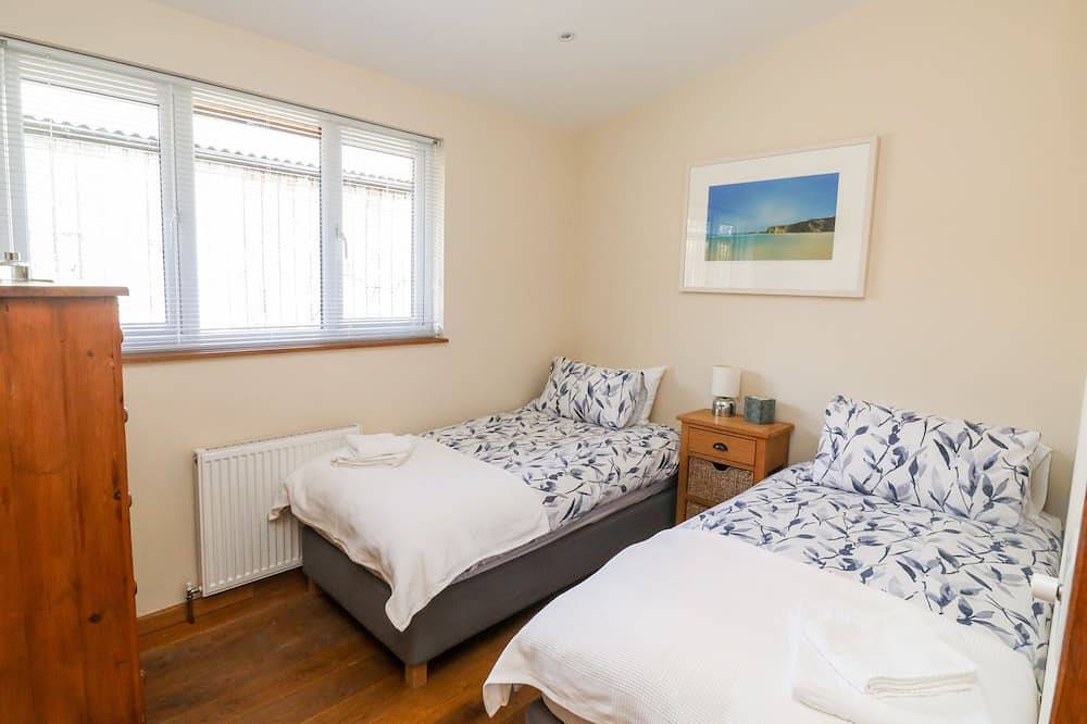 Gloccamaura, pet friendly, with hot tub in Bovey Tracey in Bovey Tracey, Dartmoor