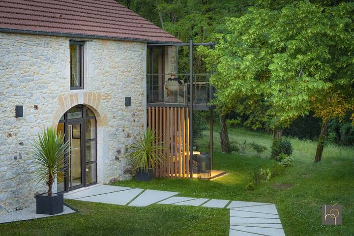 Location de vacances pour 2 personnes, avec jacuzzi ainsi que jardin et piscine à Peyrillac-et-Millac - 4