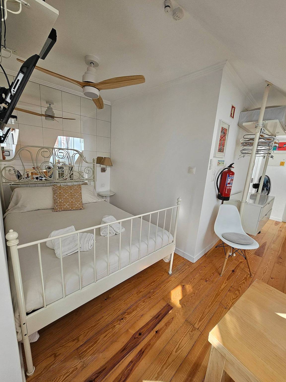 Entire apartment, Loft old quarter of Lisbon - Alfama in Santa Maria Maior, Costa de Lisboa