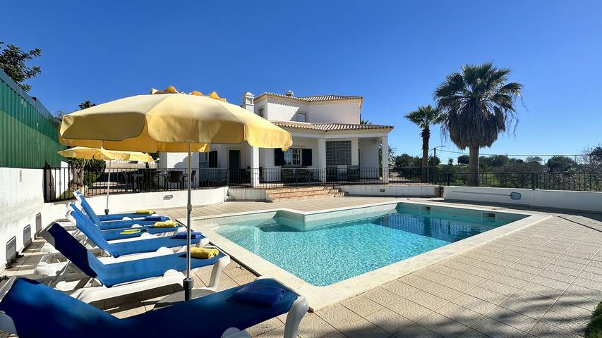 Casa rural para 11 personas, con jardín, Se admiten mascotas en Paderne