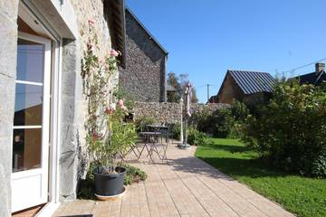 Gîte pour 8 Personnes dans Orval-sur-Sienne, Manche, Photo 1