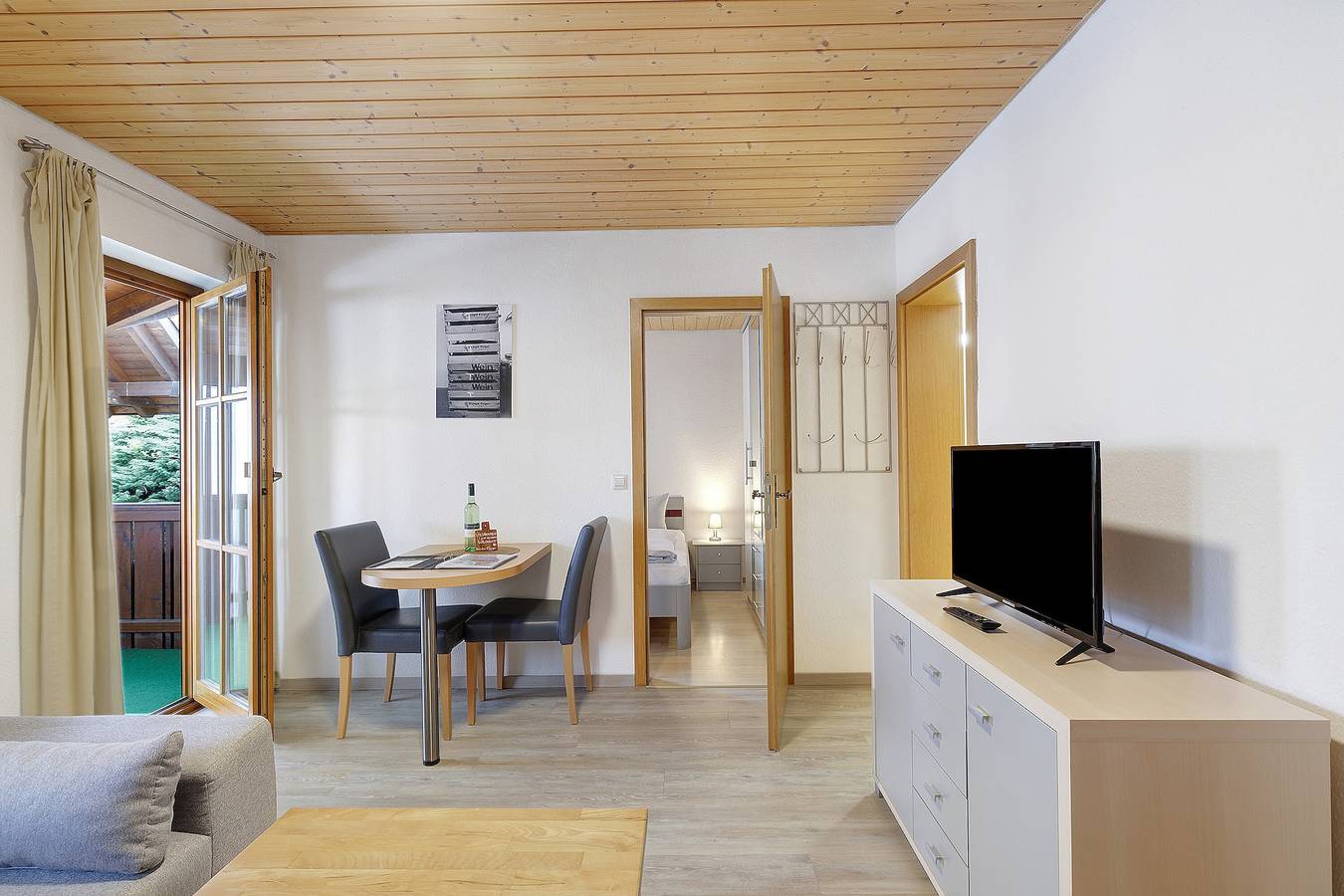 Ganze Wohnung, Apartment 'Haus 3 2-Zimmer' mit Seeblick, gemeinsamer Terrasse und Wlan in Meersburg, Region Bodensee-Oberschwaben