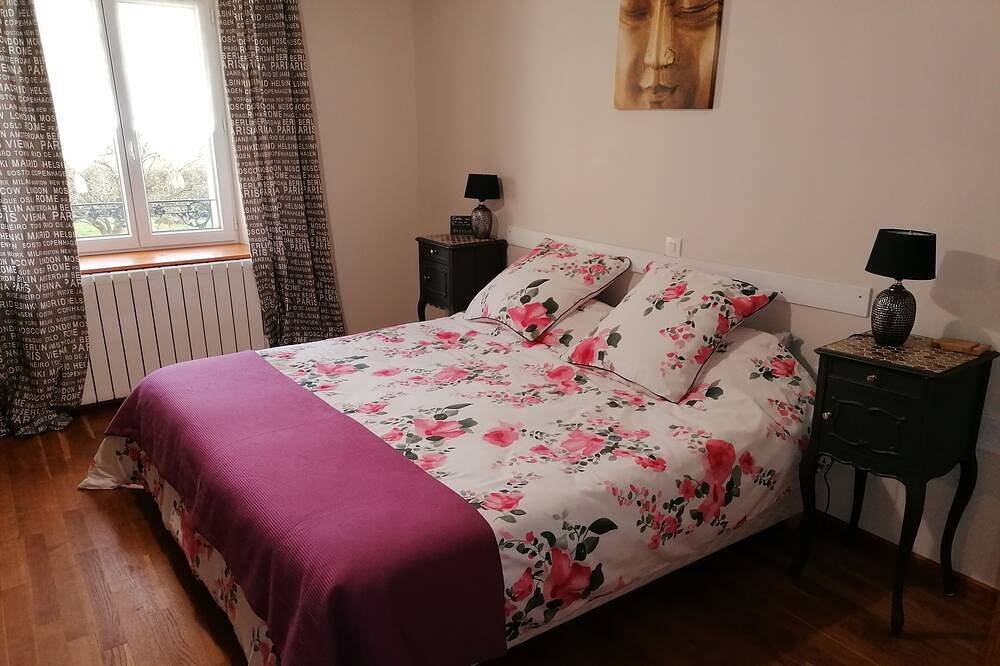 Chambre spacieuse  Lin - Petit dejeuner inclus in Gavray, Région de Coutances