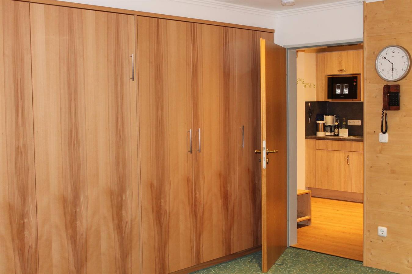 Entire holiday apartment, "Nr. 11 / Typ A" - Fewo/Wohn-/Schlafraum/Dusche,Wc in Mittenwald, Bavarian Alps