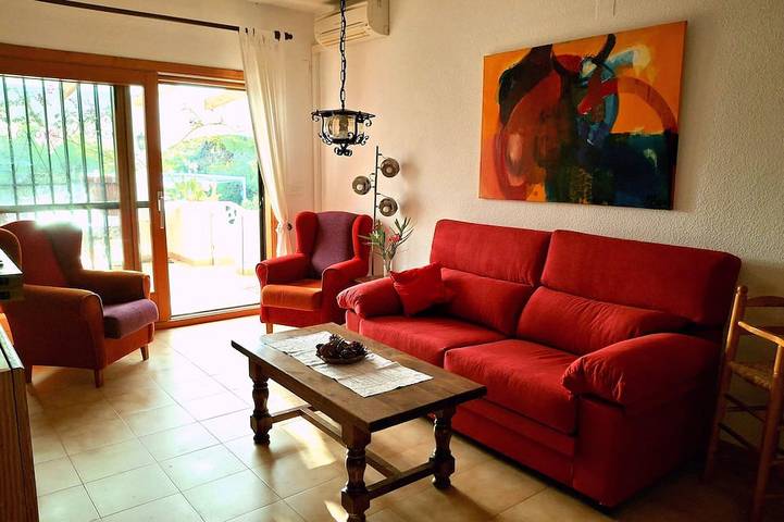Encantadora casa bien mantenida con jardín para 4 personas. in Bello Horizonte (Alicante), Costa Blanca