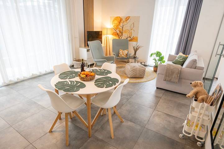 Ferienwohnung für 4 Personen, mit Balkon/Terrasse und Terrasse sowie Garten und Sauna