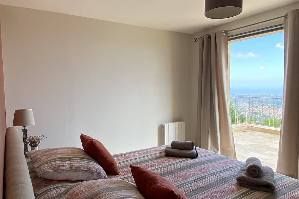 Op de hoogten van Vence, panoramisch uitzicht op zee, verwarmd zwembad, comfort, rust in Vence, Cannes regio