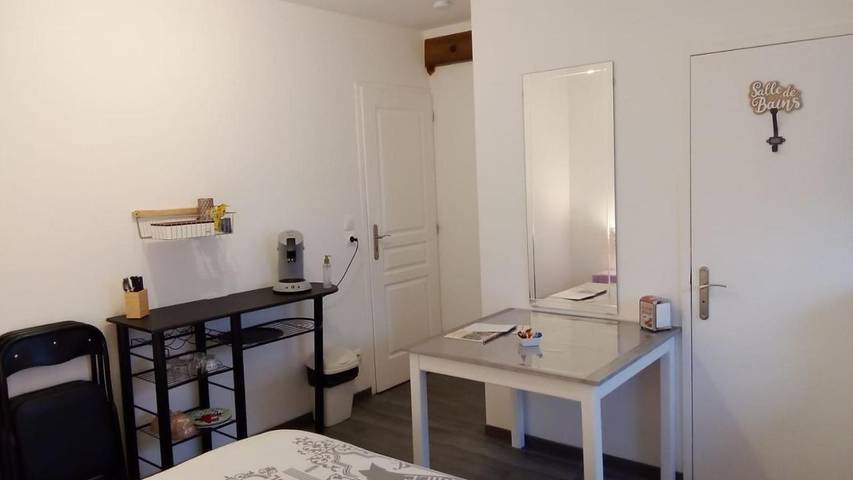 Gîte pour 3 personnes, avec jardin à Orbigny - 3