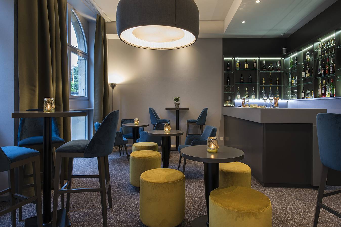 Hôtel du Théâtre - Doppelzimmer Hof-Seite in Yverdon-les-Bains, Drei-Seen-Land