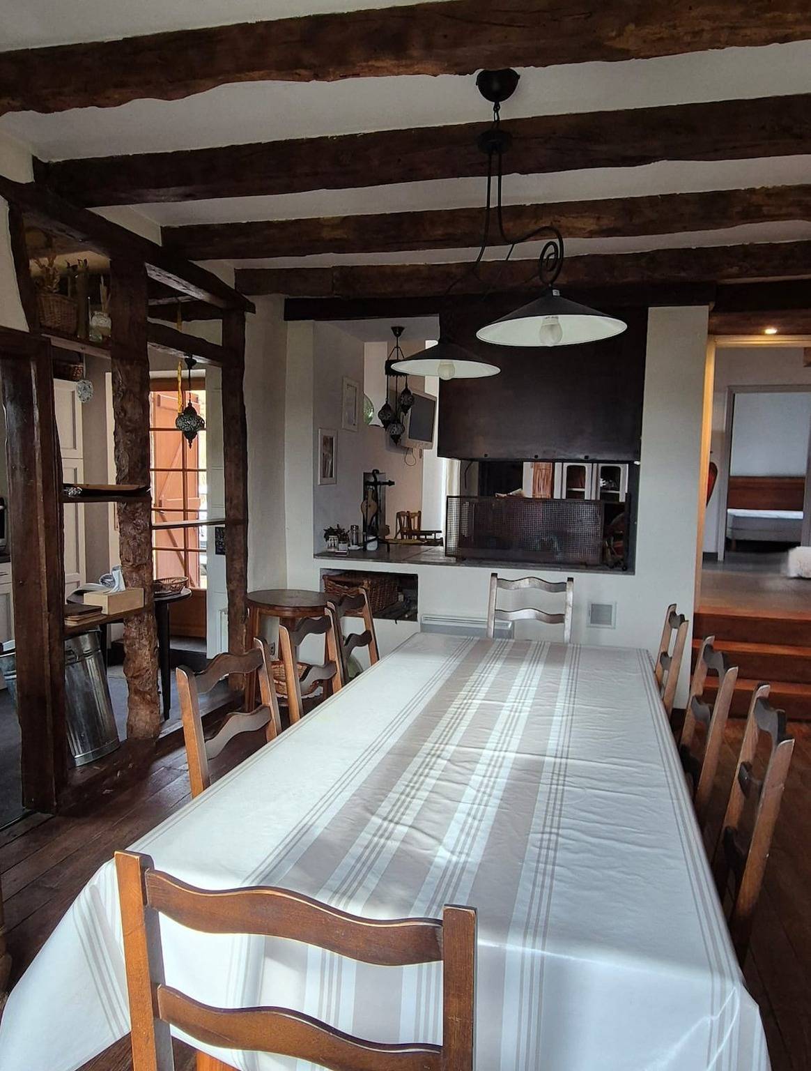 L'Ardoise, Maison au pied du château de Castelnau in Prudhomat, Lot