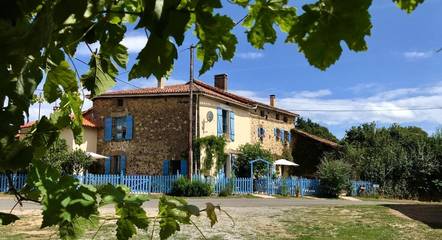 Location de vacances pour 6 personnes, avec jardin à Videix