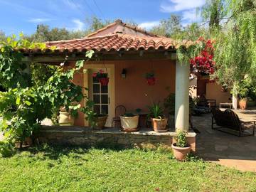 Cottage pour 4 personnes, avec piscine ainsi que vue et jardin à Sorbo-Ocagnano