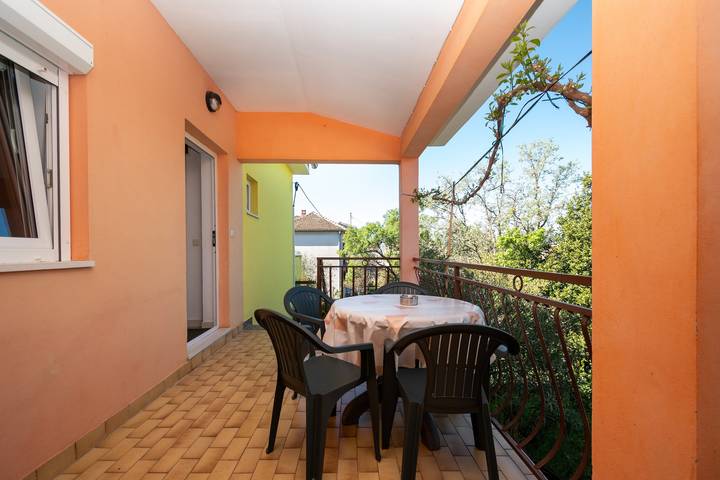 Ferienwohnung für 4 Personen, mit Balkon/Terrasse in Petrcane