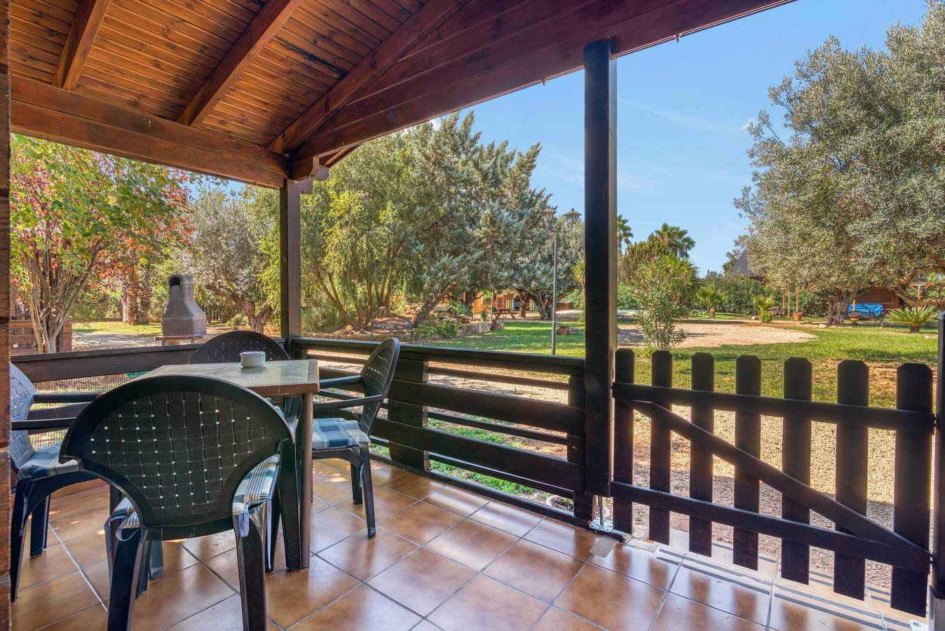 Entire apartment, Null 'Entre Viejos Olivos 3' with Mountain View, Shared Pool and Air Conditioning in Benicolet, Valencia Province