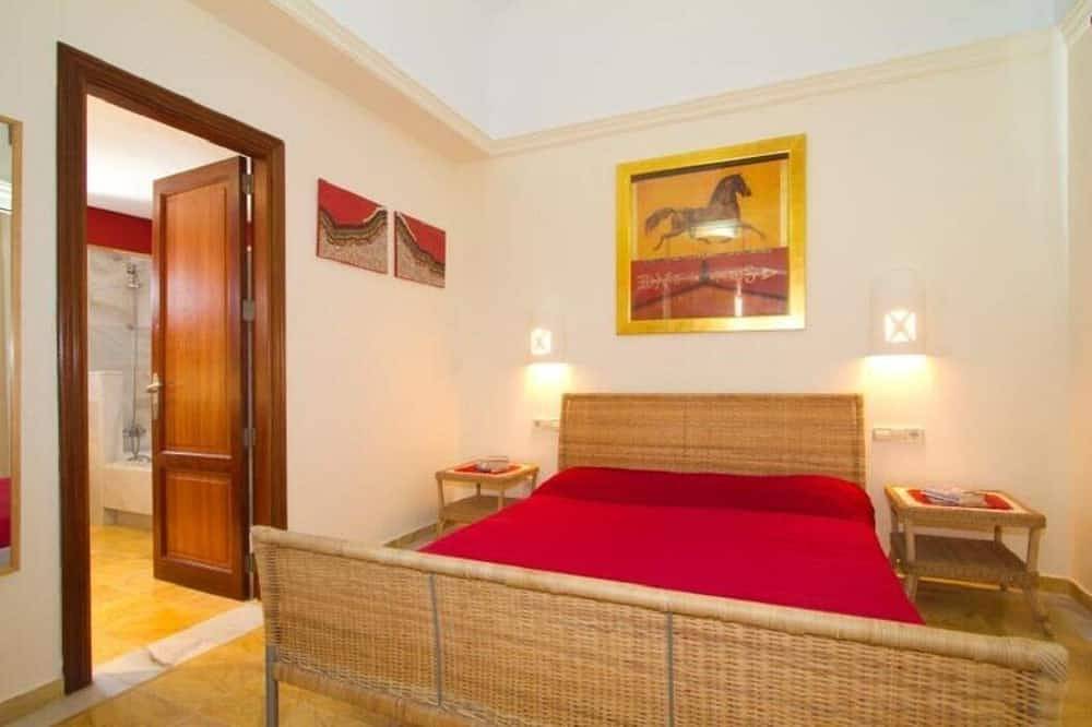 Stunning 3 bed 2 bath Villa with Private heated Pool in Montaña Roja, Yaiza