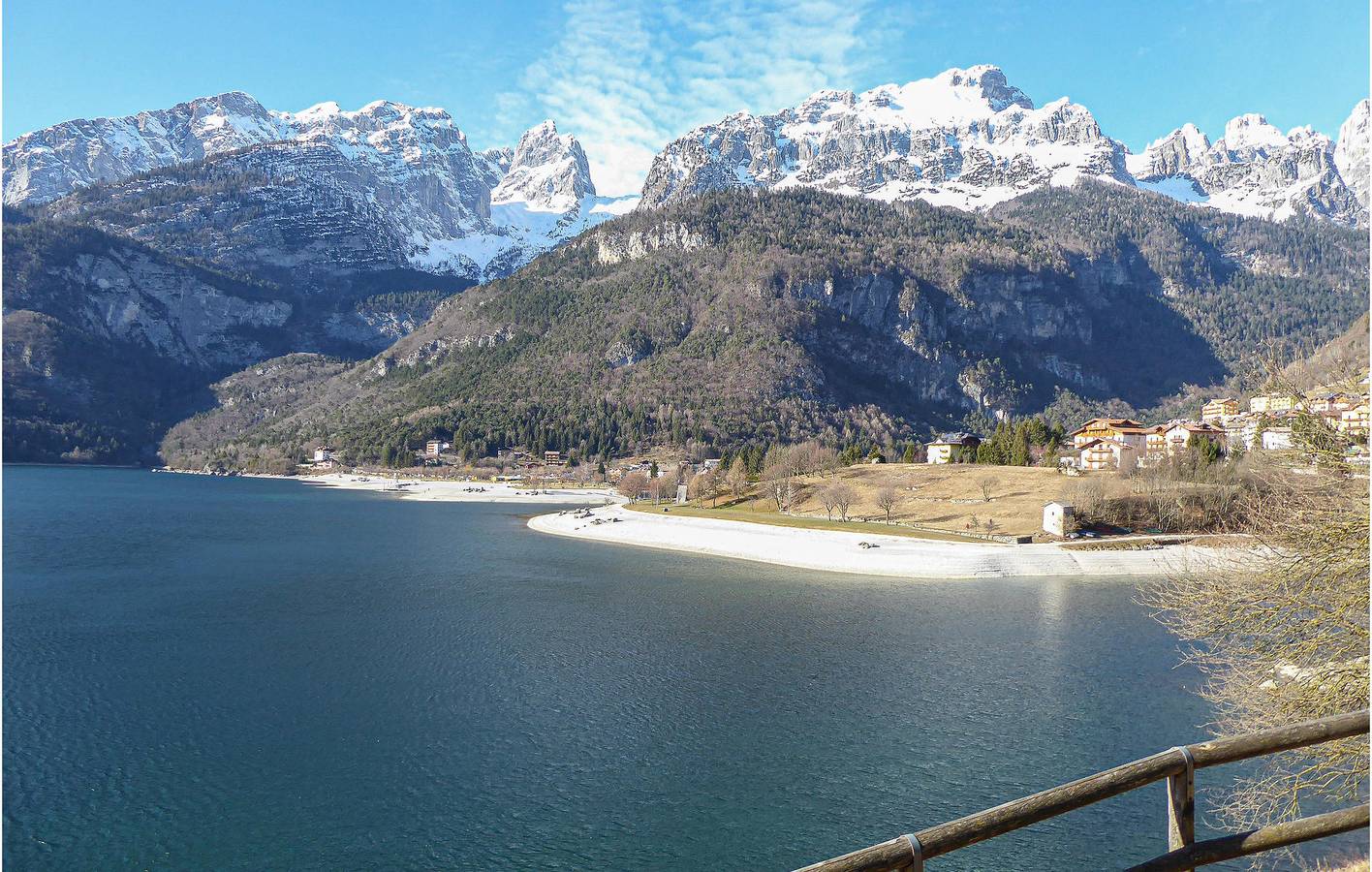 Appartement avec vue sur la montagne, parking et terrasse in Fai della Paganella, Massif de Brenta