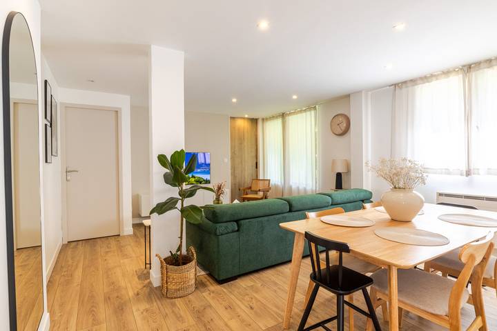 Location de vacances pour 5 personnes, avec Balcon et Terrasse à Cran-Gevrier