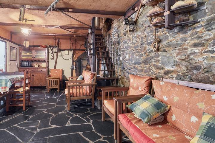 Carriles Romanos – Casa Rural 8 Personas, León, Vistas Montaña, Piscina y Terraza in Odollo, Castrillo de Cabrera