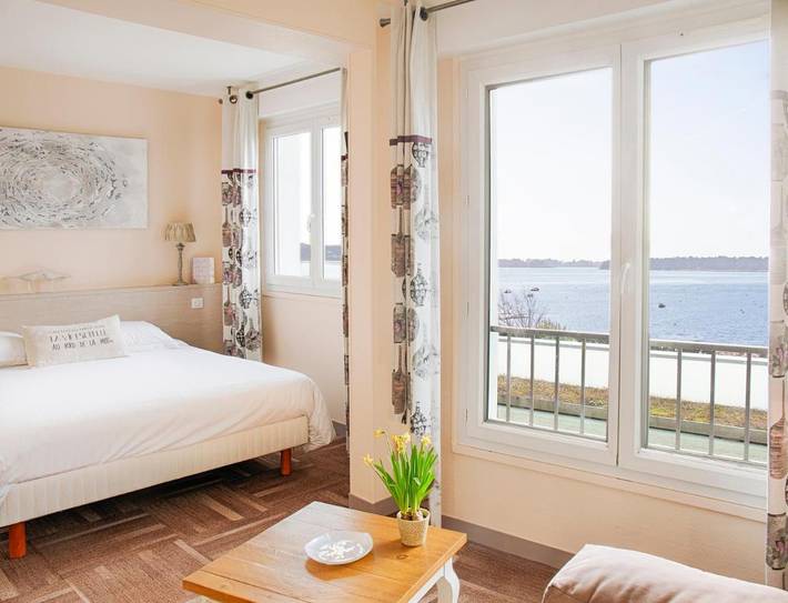 Hôtel pour 2 personnes, avec Terrasse ainsi que Jardin et Piscine