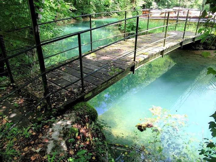 Ferienwohnung für 2 Personen, mit Balkon und Terrasse sowie Whirlpool und Garten in Doyenné de la Vallée du Doubs