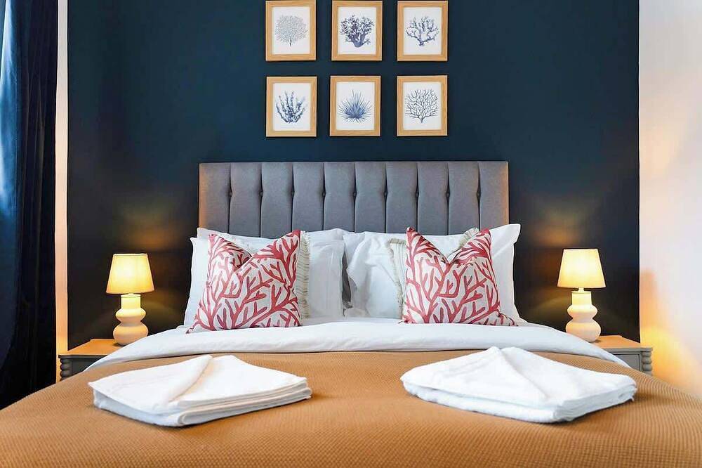 Entire apartment, High-Spec Hartlepool 3Br Apartment | Sleeps 5 by Stay With Us in Hartlepool