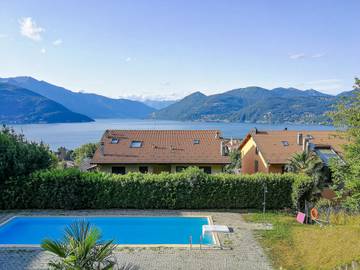 Ferienwohnung für 5 Personen, mit Balkon und Seeblick sowie Pool, mit Haustier in Lago Maggiore (Lombardei)