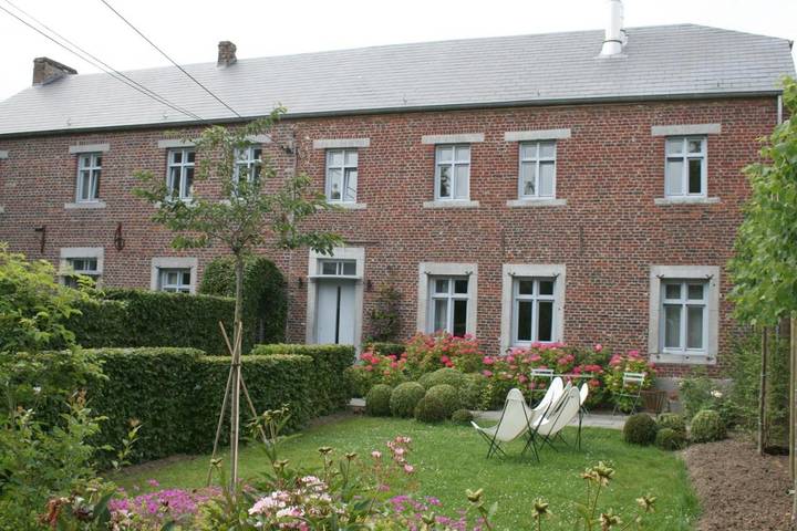 Chambre d’hôte pour 2 personnes, avec sauna et jardin dans Aische-En-Refail