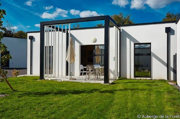 Gîte pour 4 personnes, avec terrasse ainsi que jardin et piscine à Le Gâvre - 3