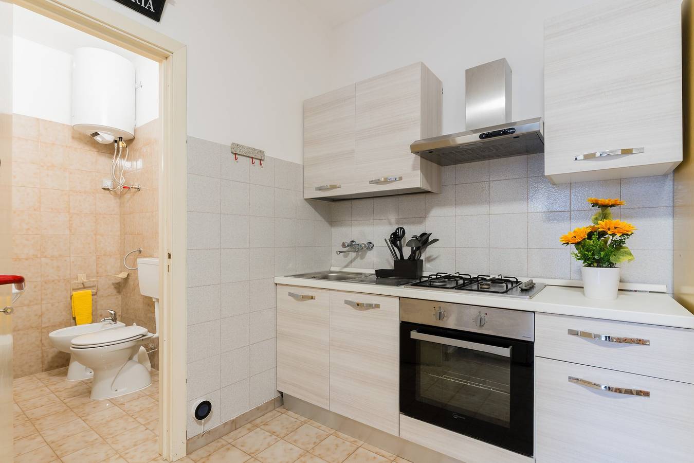 Apartamento entero, Apartamento 'Casa Tramacere' con terraza compartida y aire acondicionado in Baia Verde, Golfo de Tarento