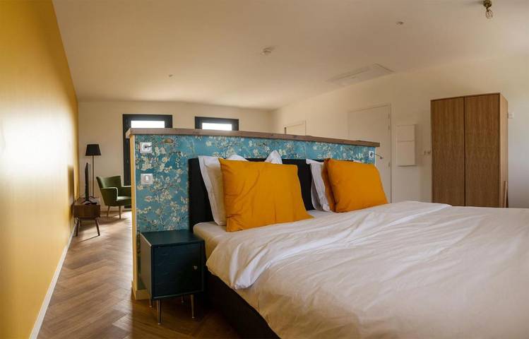 Location de vacances pour 2 personnes, avec piscine et jardin ainsi que vue et terrasse à Minzac - 2