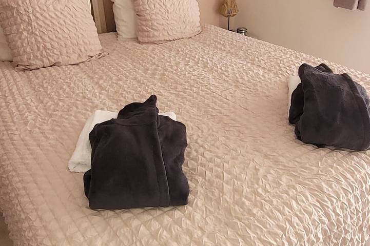 Chambre d’hôte pour 2 personnes, avec Jacuzzi et Jardin dans le Cantal - 2