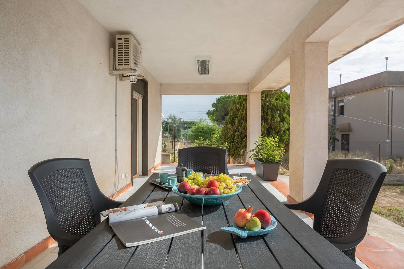 Casa vacanze 'Casa Vista Mare tra gli Ulivi' con piscina, Wi-Fi e aria condizionata in Provincia di Palermo