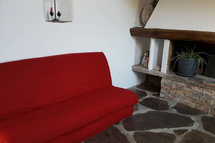 Location de vacances pour 8 personnes, avec terrasse à Saint-Mélany