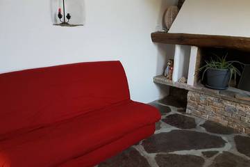 Gîte pour 8 personnes, avec terrasse à Saint-Mélany