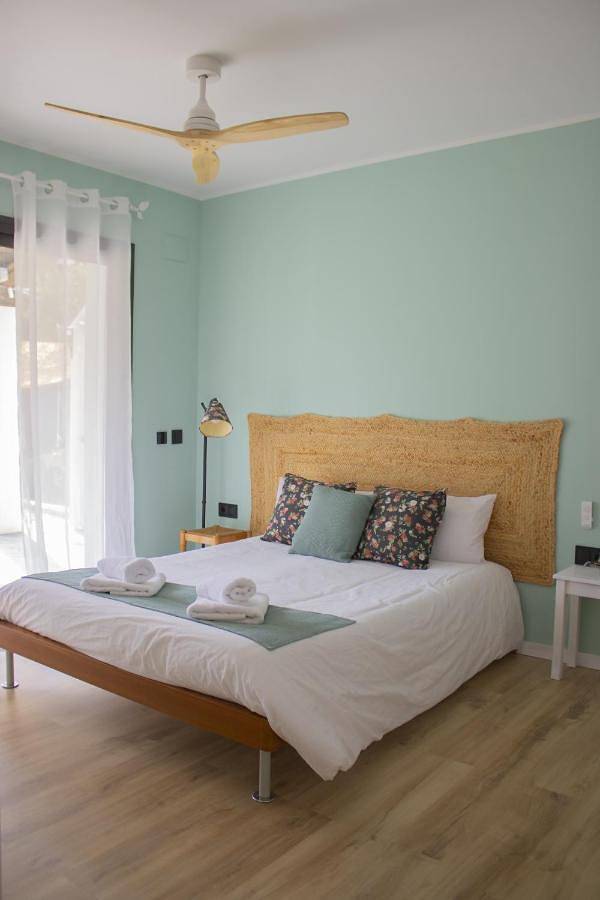 Chalet para 10 personas, con Terraza además de Jardín y Piscina en Osona - 4