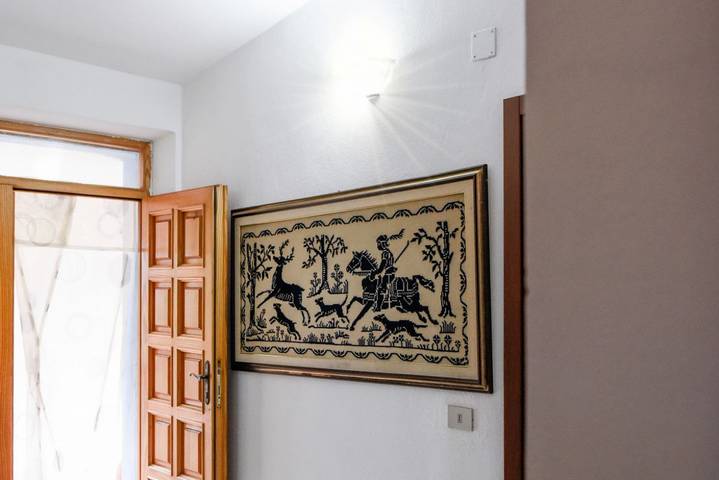 Ganze Wohnung, Zitronengarten Apartment mit Wi_Fi und A/C in Oliena, Barbagia
