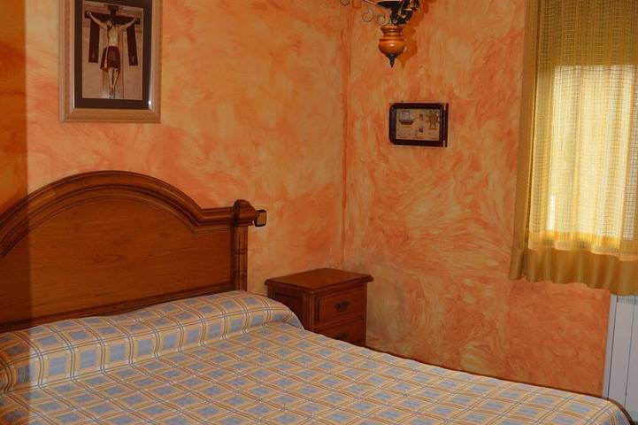Casa Rural La Vid · Experiencias, chimenea y escapadas en grupo in Cadalso de los Vidrios, Provincia de Madrid