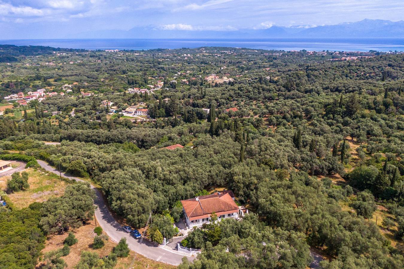 Apartamento inteiro, Apartamento 'The Green Cottage 2 ' com terraço partilhado e acesso Wi-Fi in Corfu