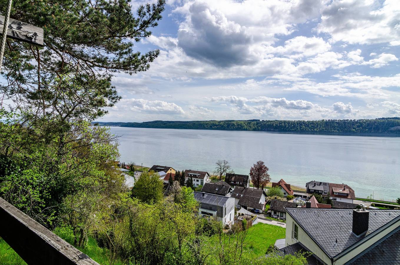 Ferienhaus "Adlerhorst Über Dem Bodensee" mit Panoramaverglasung, Terrasse und Seeblick in Sipplingen, Region Bodensee-Oberschwaben