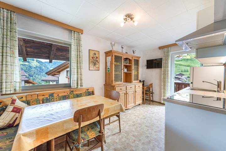Ferienwohnung für 8 Personen, mit Balkon und Garten - 1