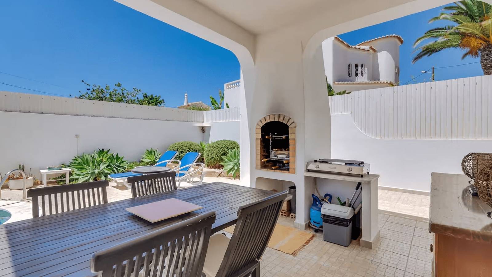 Villa 'Frederique' con piscina privata, Wi-Fi e aria condizionata in Albufeira, Distretto di Faro