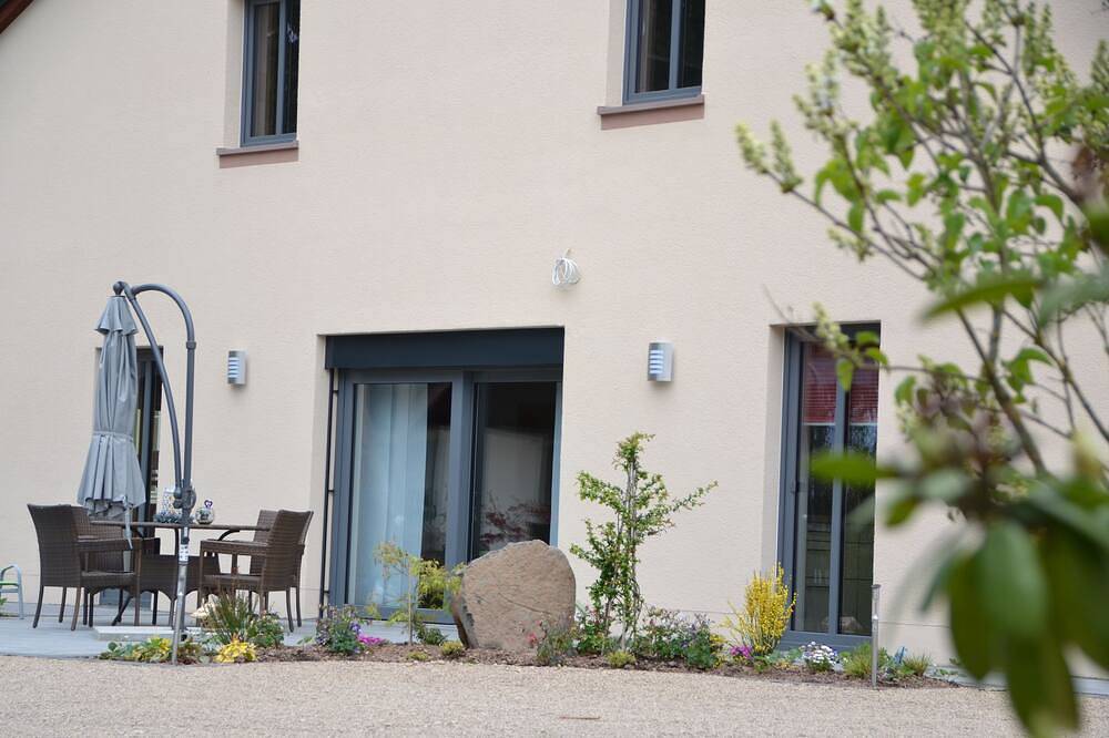 Eifelgold - Komfortable, großzügige 5-Sterne Ferienwohnung in ruhiger Lage in Habscheid, Eifelkreis Bitburg-Prüm