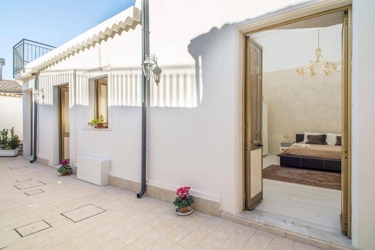L'Antico Cortile di Alba in Viagrande, Catania e dintorni