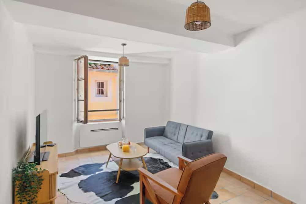 Appartement entier, Charmant T2 rénové - Centre historique in Hyeres, Parc national de Port-Cros