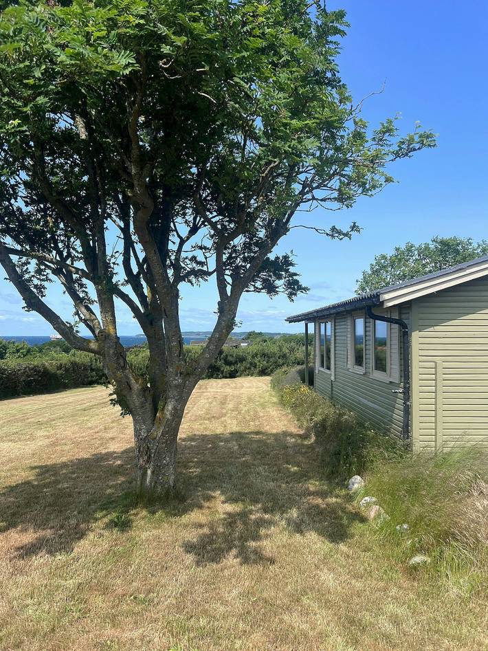 Ferieudlejning for 2 personer, med terrasse, børnevenlig på Sjælland