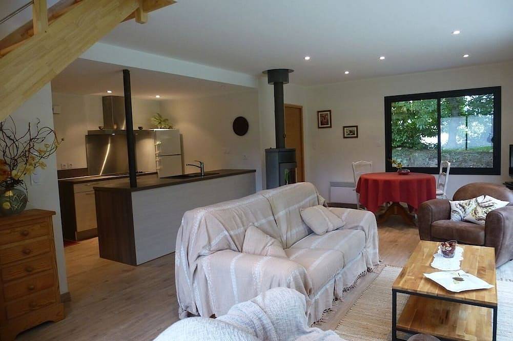 Coquette petite maison moderne. in Riec-sur-Bélon, Côte de Cornouaille