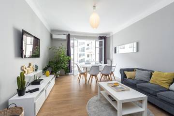 Gîte pour 4 personnes, avec terrasse dans Place Massena