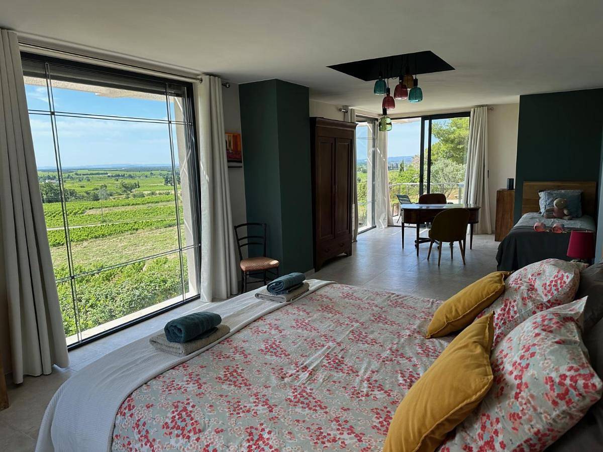 Luxury Triple Room in Cairanne, Vaucluse